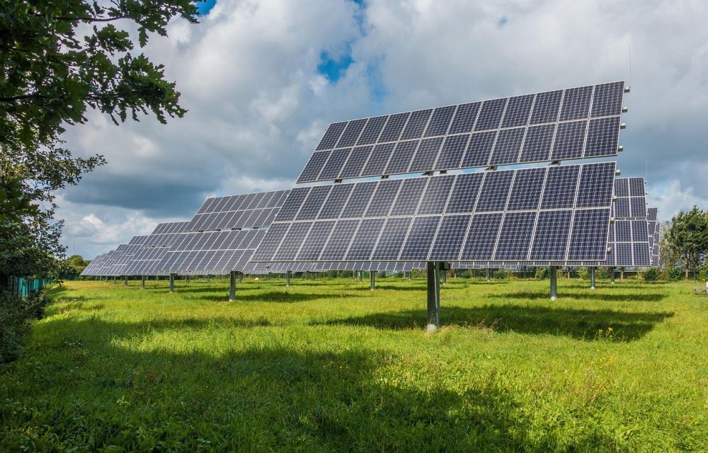 Solceller som smart väg till lägre kostnader och ren energi